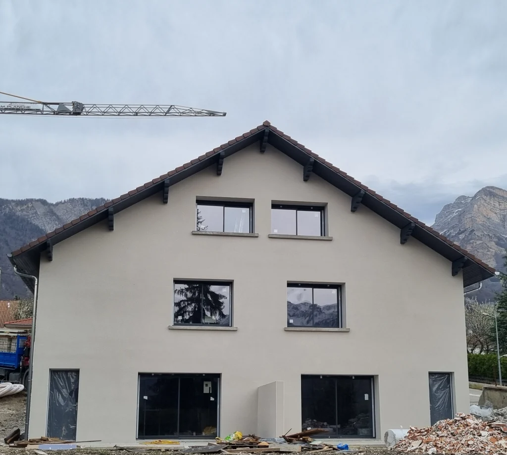 photo d'une maison en cours de rénovation