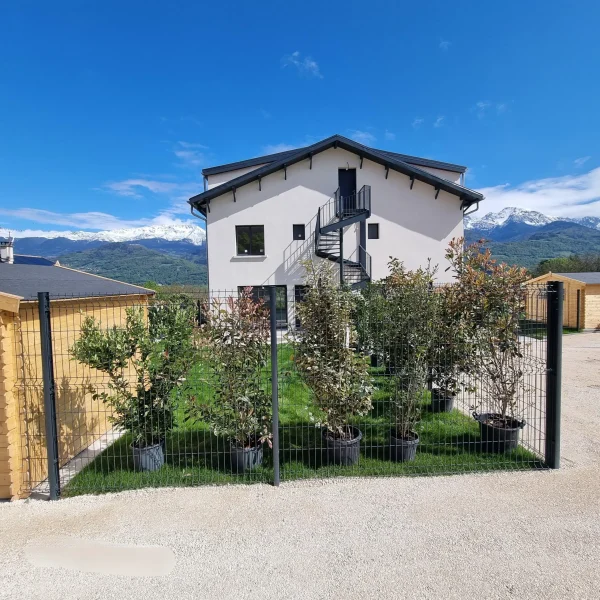 maison rénovée vue de face