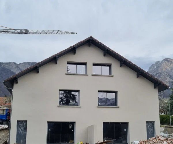 photo d'une maison en cours de rénovation
