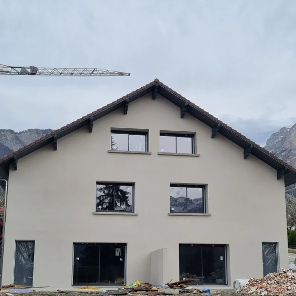 photo d'une maison en cours de rénovation